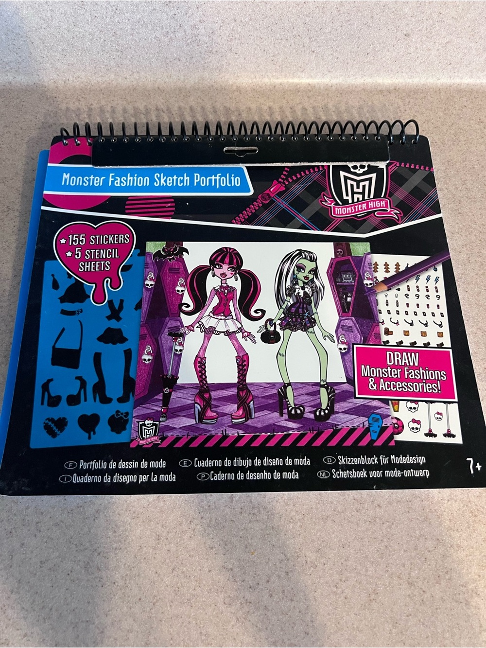 Monster High Fashion Sketch Portfolio Stencils & Stickers Book 2010 Unused